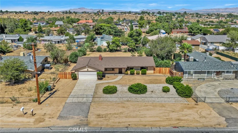 18256 Danbury Hesperia, CA 92345