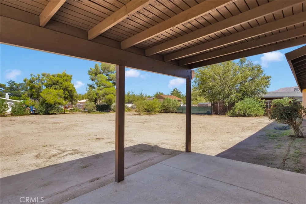 18256 Danbury Hesperia, CA 92345