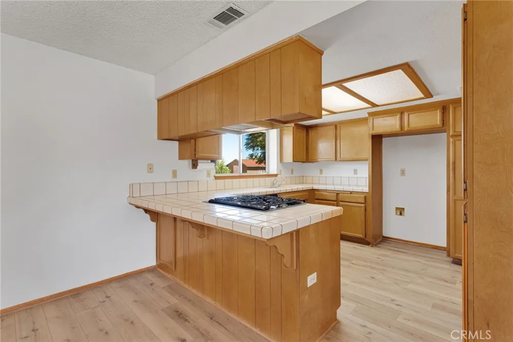 18256 Danbury Hesperia, CA 92345