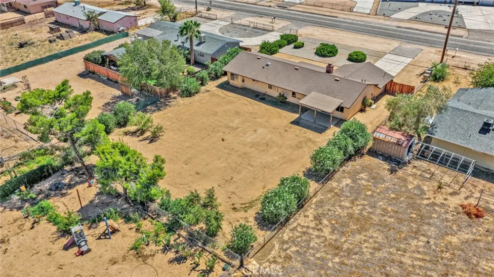 18256 Danbury Hesperia, CA 92345