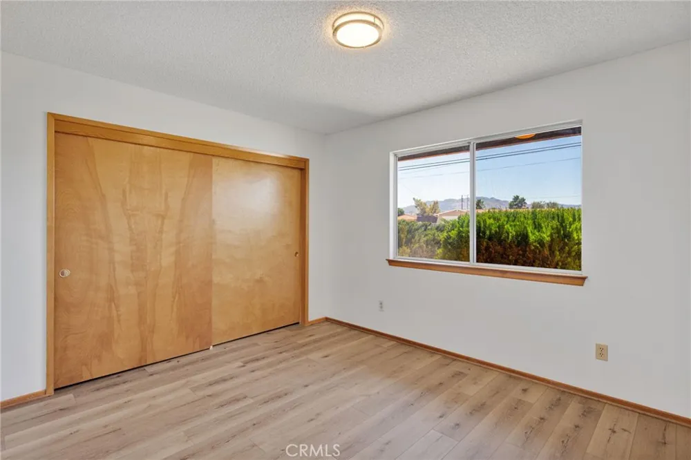 18256 Danbury Hesperia, CA 92345