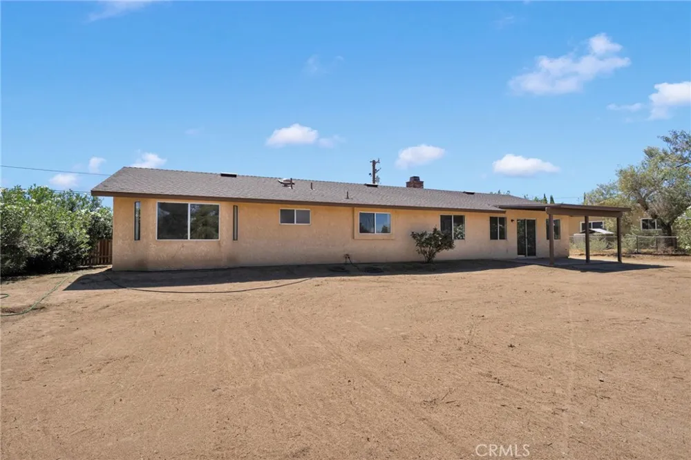 18256 Danbury Hesperia, CA 92345