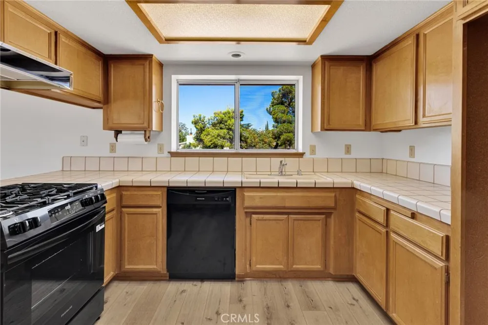 18256 Danbury Hesperia, CA 92345