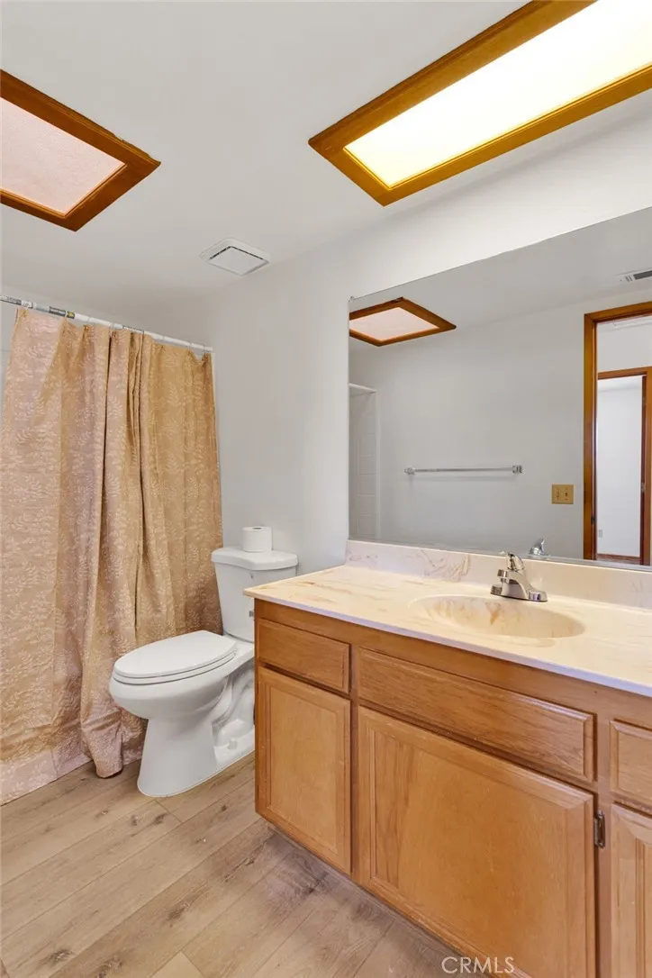 18256 Danbury Hesperia, CA 92345