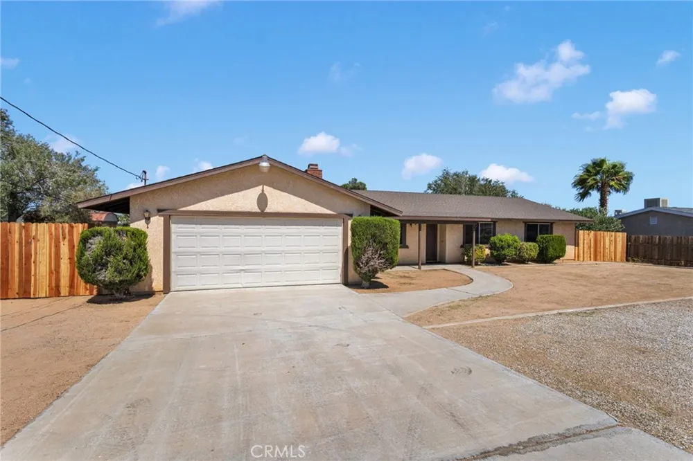 18256 Danbury Hesperia, CA 92345