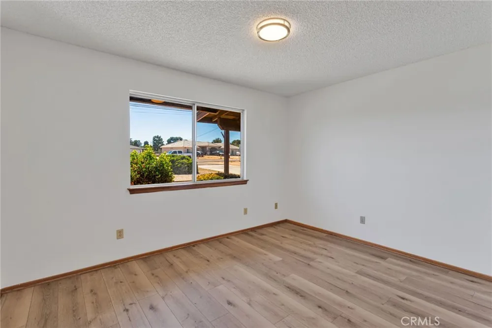 18256 Danbury Hesperia, CA 92345