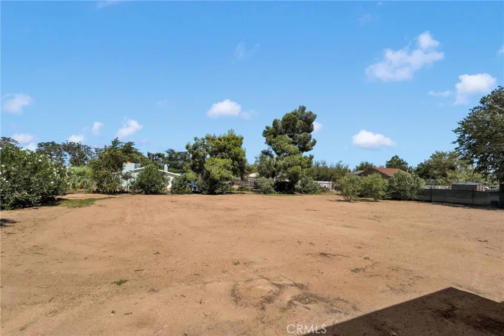 18256 Danbury Hesperia, CA 92345