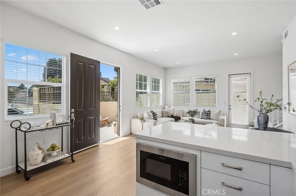 374 Hamilton Street #A101 Costa Mesa, CA 92627
