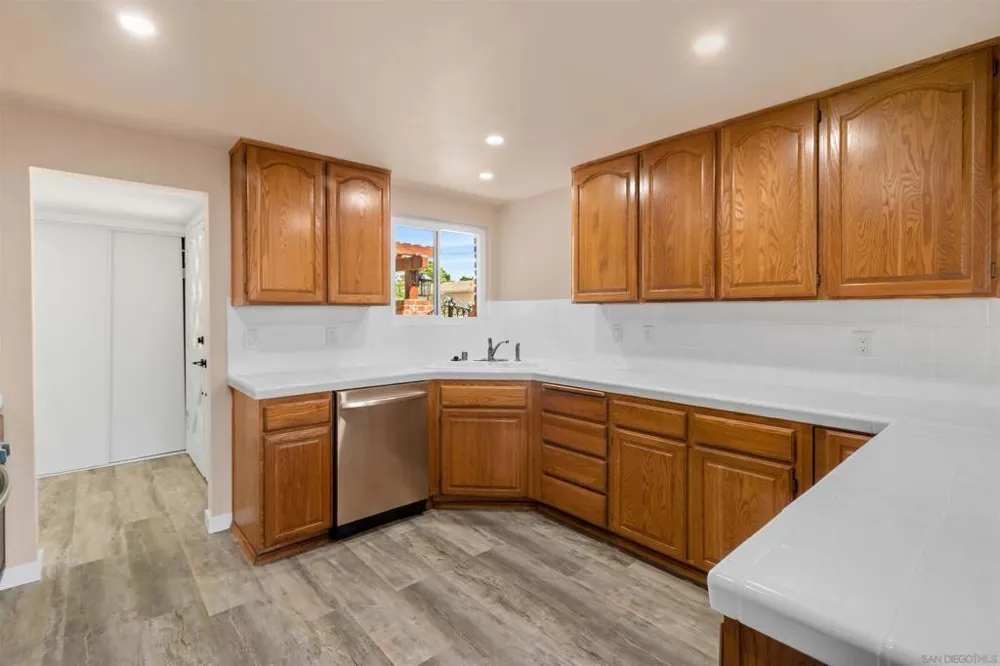 926 Maria Way Chula Vista, CA 91911