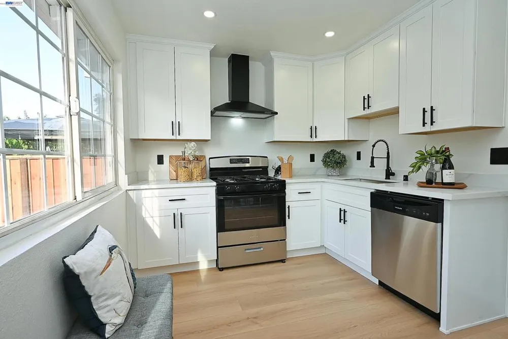 361 Tippecanoe Ave Hayward, CA 94544
