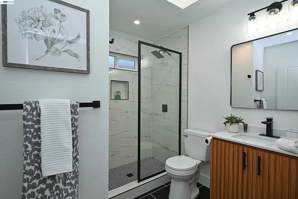 361 Tippecanoe Ave Hayward, CA 94544