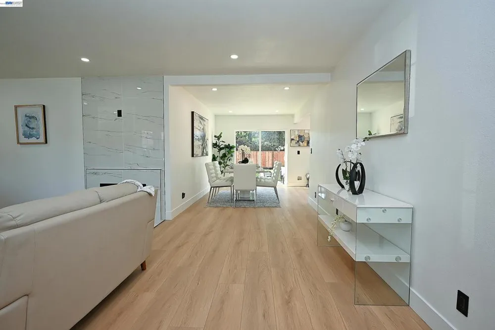 361 Tippecanoe Ave Hayward, CA 94544