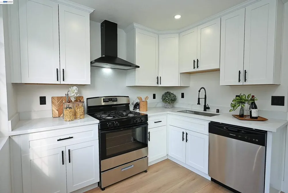 361 Tippecanoe Ave Hayward, CA 94544