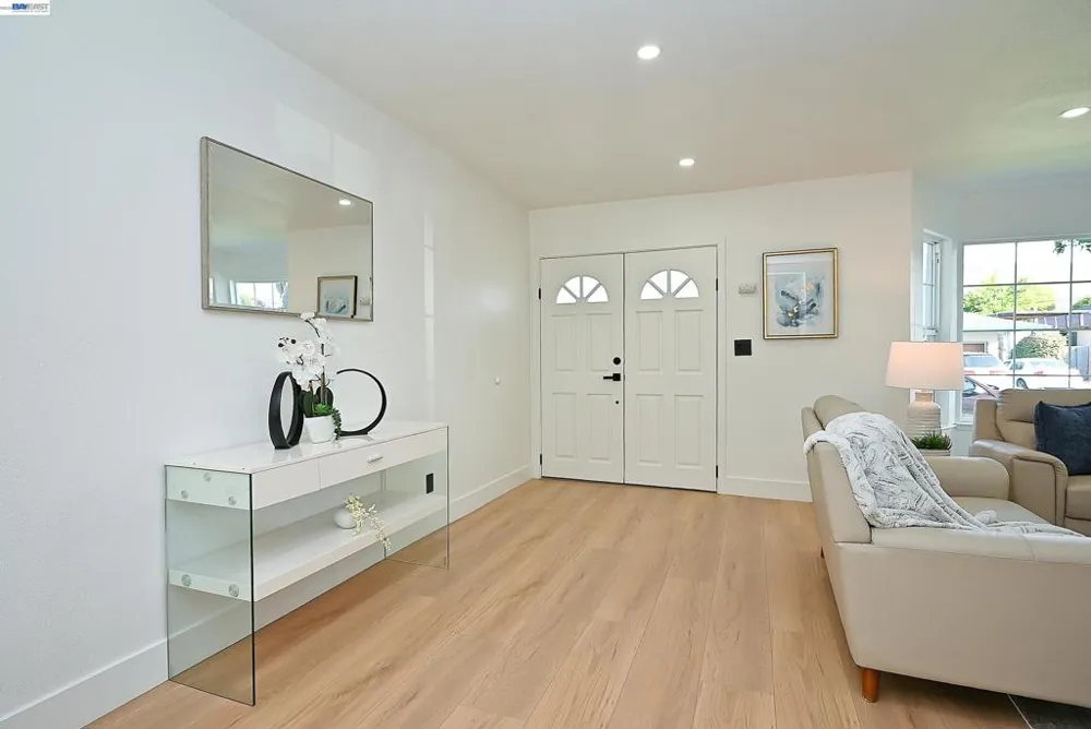 361 Tippecanoe Ave Hayward, CA 94544