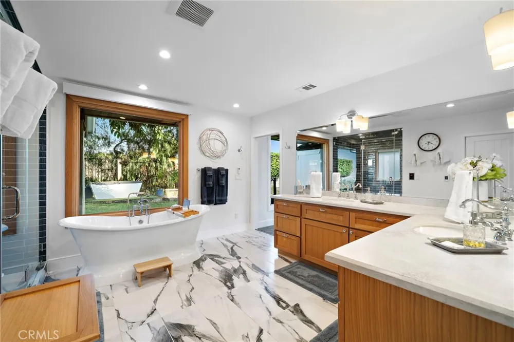 17879 Ridgeway Granada Hills, CA 91344