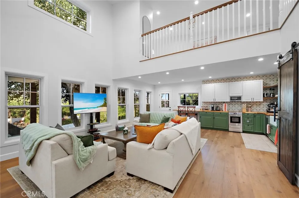 17879 Ridgeway Granada Hills, CA 91344