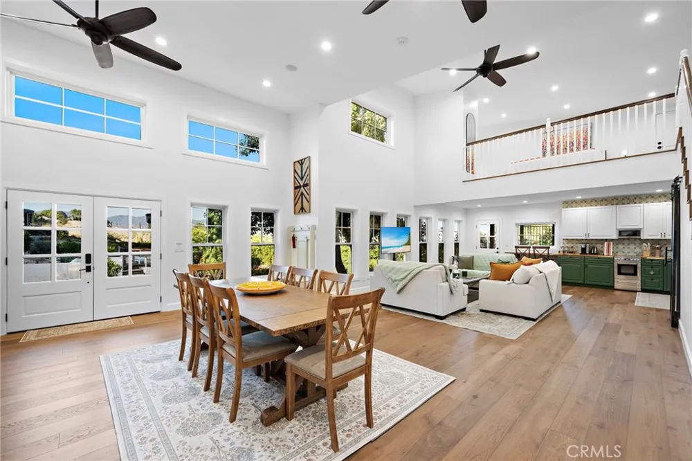 17879 Ridgeway Granada Hills, CA 91344