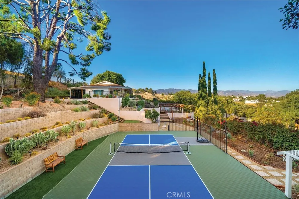 17879 Ridgeway Granada Hills, CA 91344