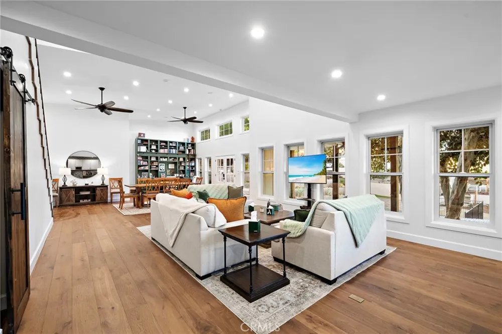 17879 Ridgeway Granada Hills, CA 91344
