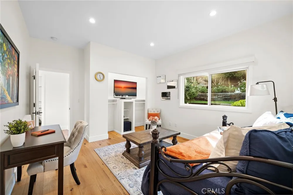 17879 Ridgeway Granada Hills, CA 91344