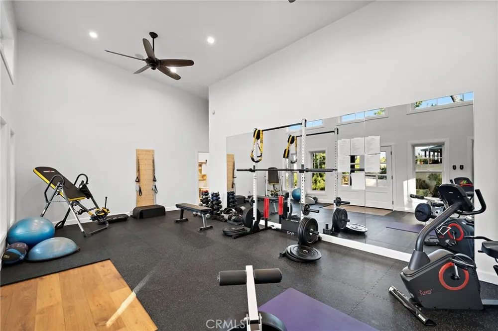 17879 Ridgeway Granada Hills, CA 91344