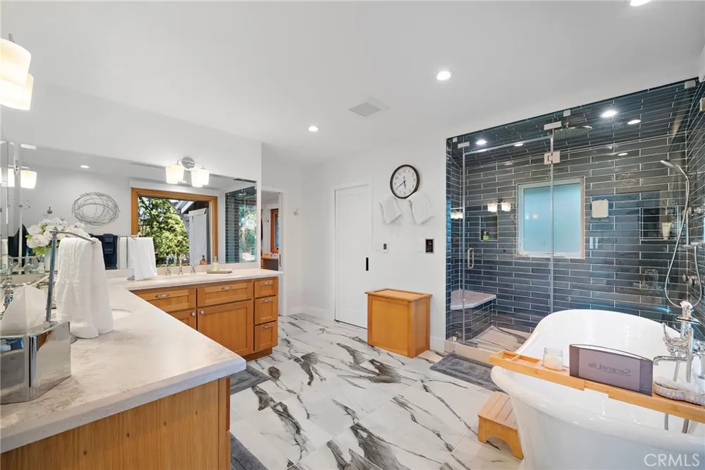 17879 Ridgeway Granada Hills, CA 91344
