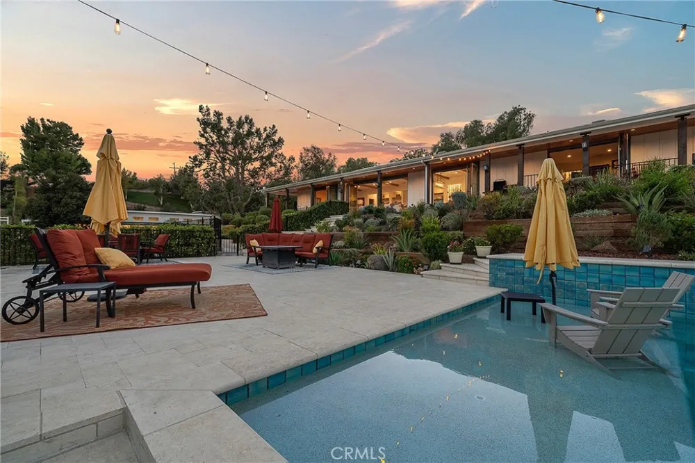 17879 Ridgeway Granada Hills, CA 91344