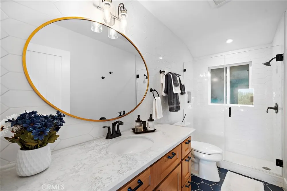 17879 Ridgeway Granada Hills, CA 91344