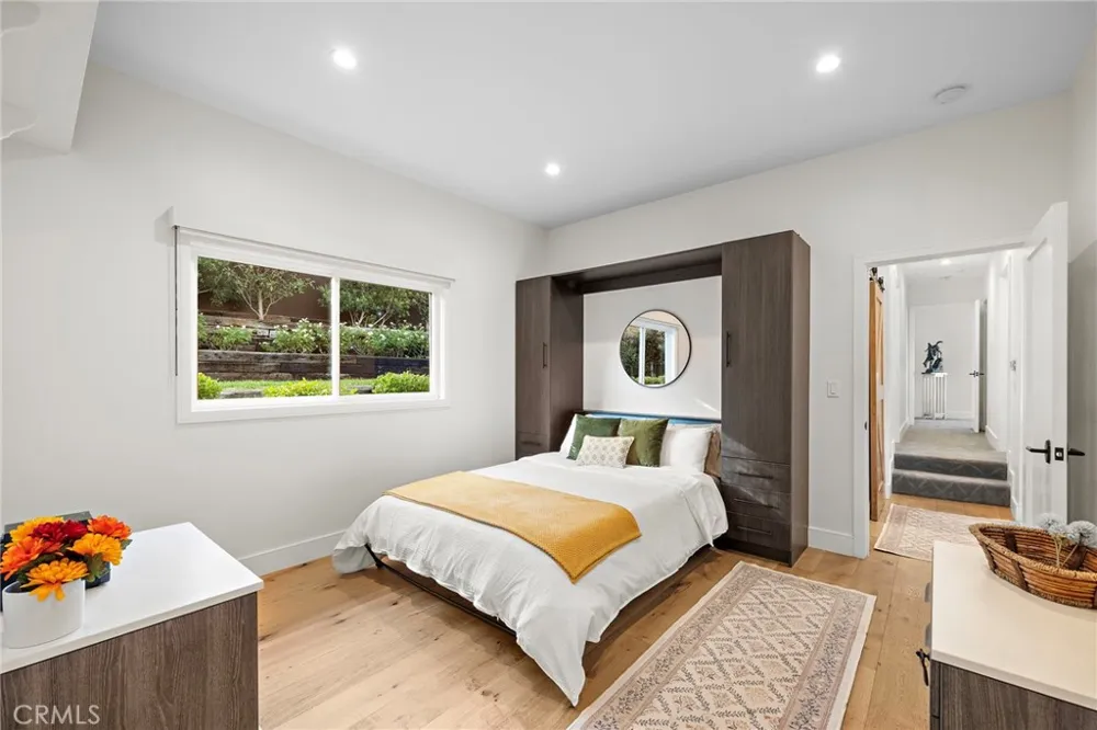 17879 Ridgeway Granada Hills, CA 91344