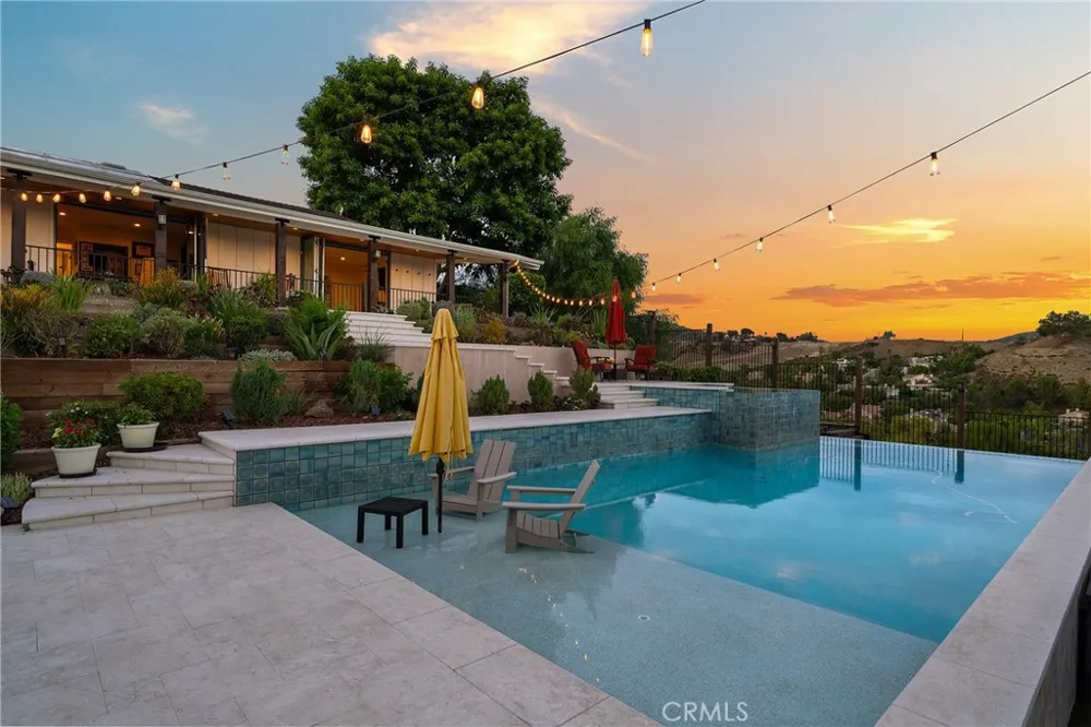 17879 Ridgeway Granada Hills, CA 91344