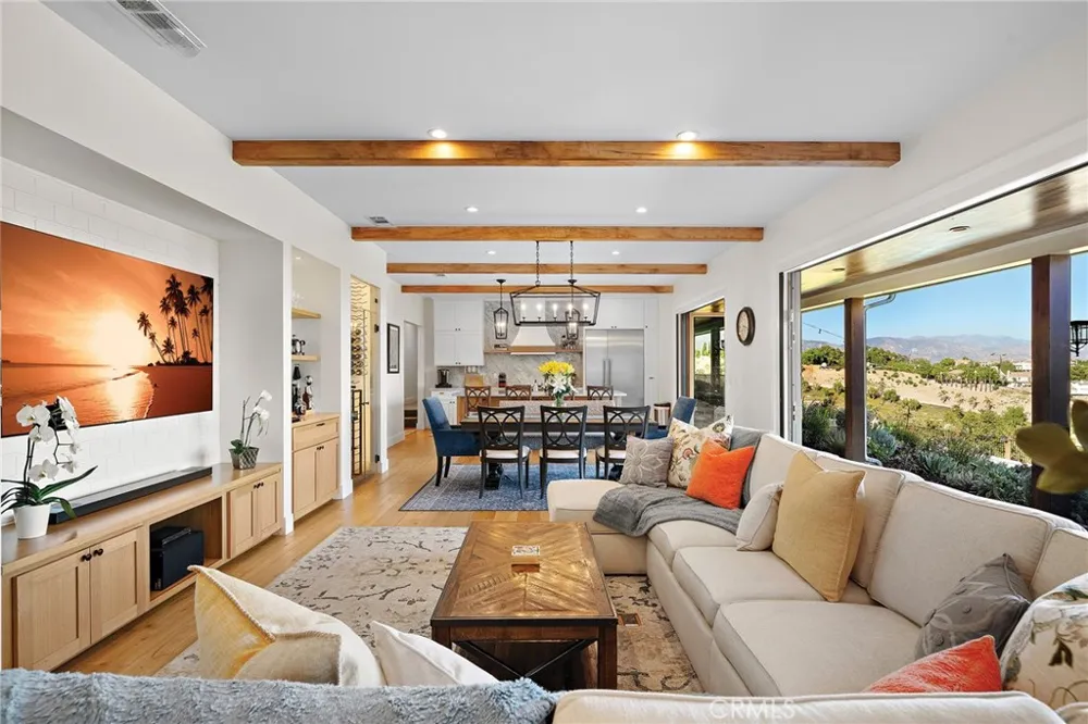 17879 Ridgeway Granada Hills, CA 91344