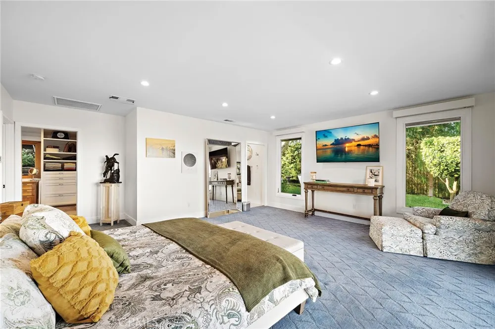 17879 Ridgeway Granada Hills, CA 91344