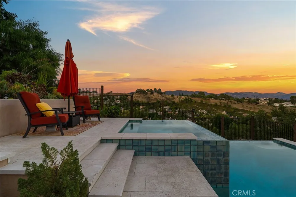 17879 Ridgeway Granada Hills, CA 91344