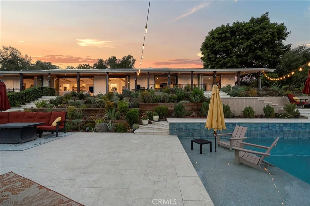 17879 Ridgeway Granada Hills, CA 91344