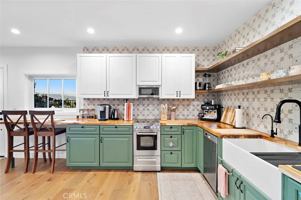 17879 Ridgeway Granada Hills, CA 91344