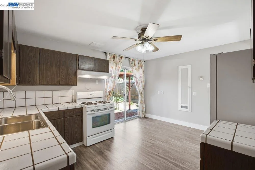 33612 8Th St Union City, CA 94587