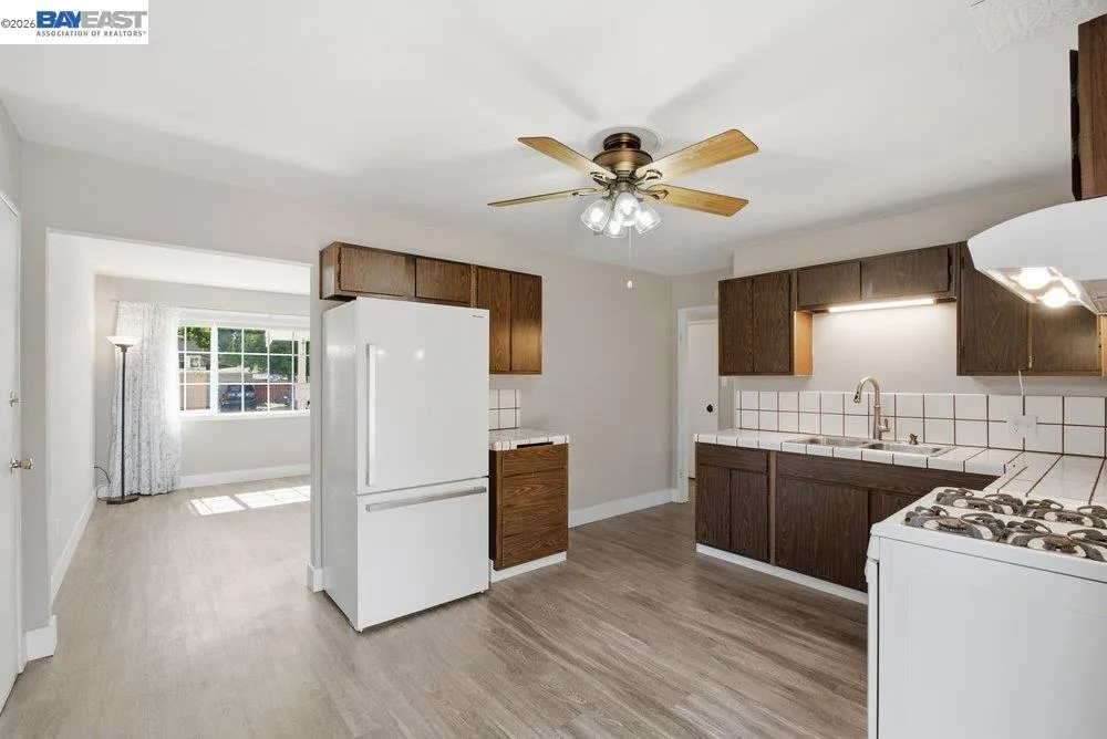 33612 8Th St Union City, CA 94587