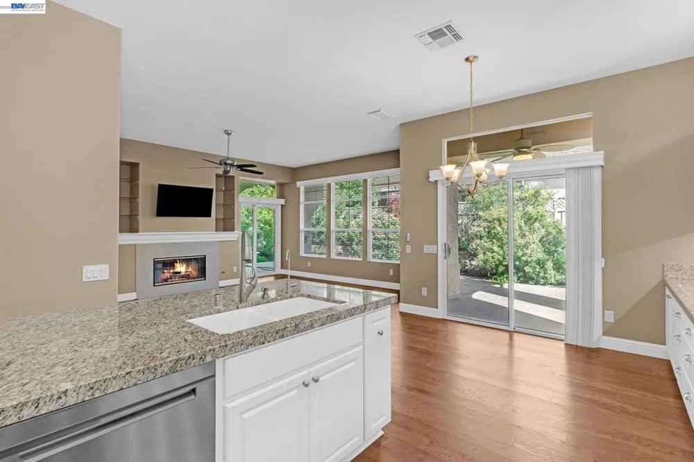 5040 Green Grove Ln Roseville, CA 95747