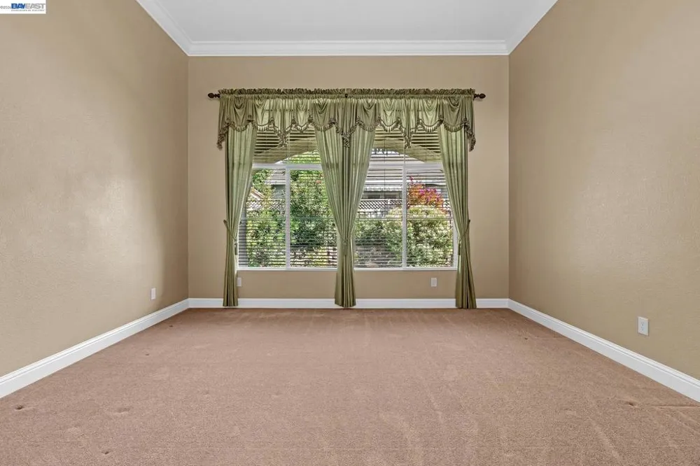 5040 Green Grove Ln Roseville, CA 95747