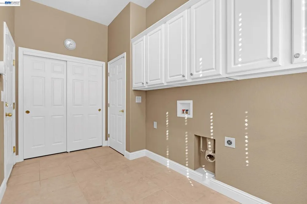 5040 Green Grove Ln Roseville, CA 95747