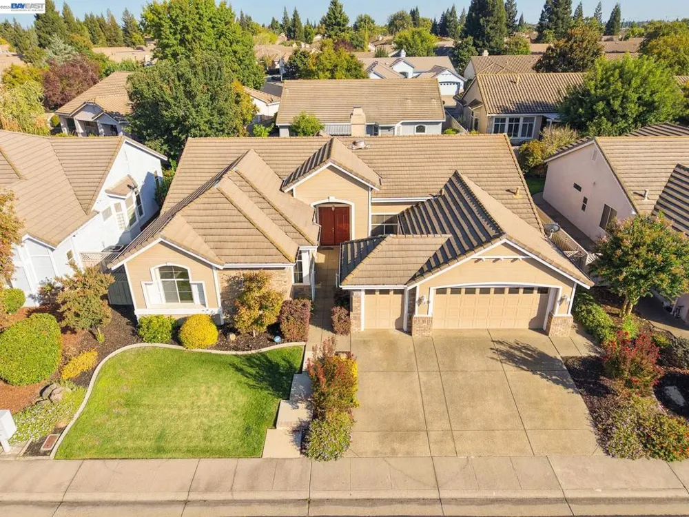 5040 Green Grove Ln Roseville, CA 95747