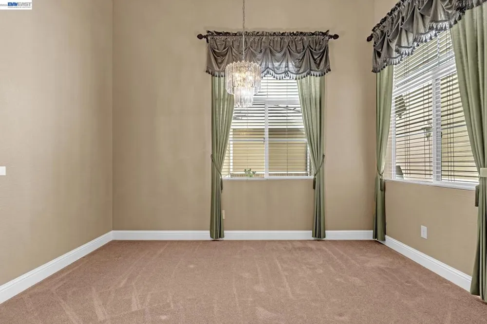 5040 Green Grove Ln Roseville, CA 95747