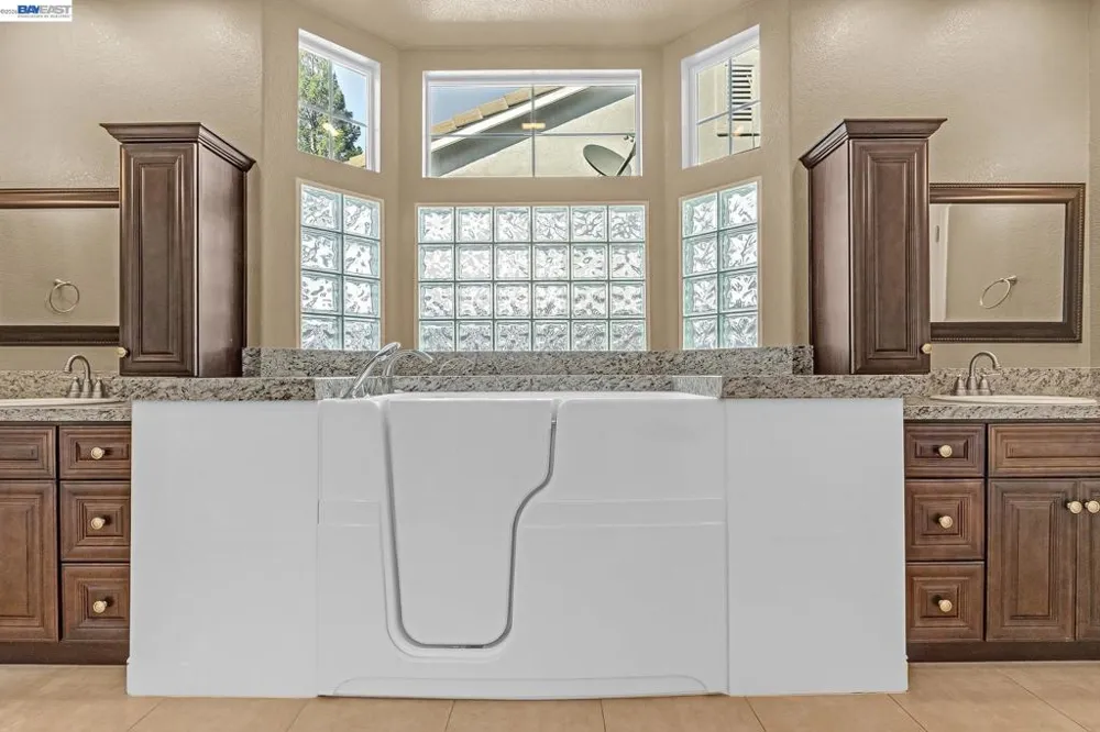 5040 Green Grove Ln Roseville, CA 95747