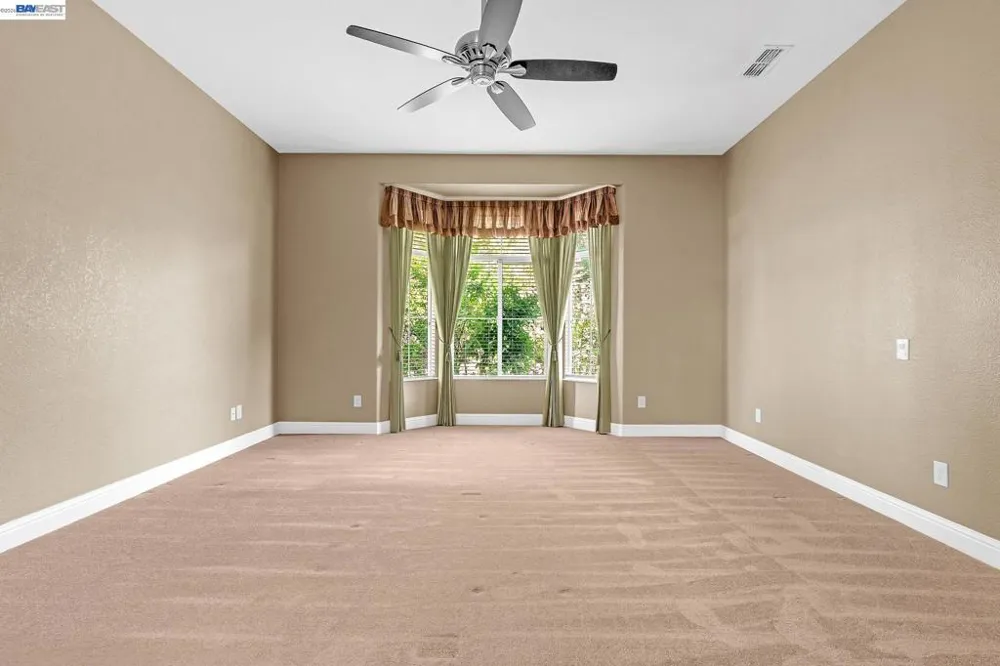 5040 Green Grove Ln Roseville, CA 95747