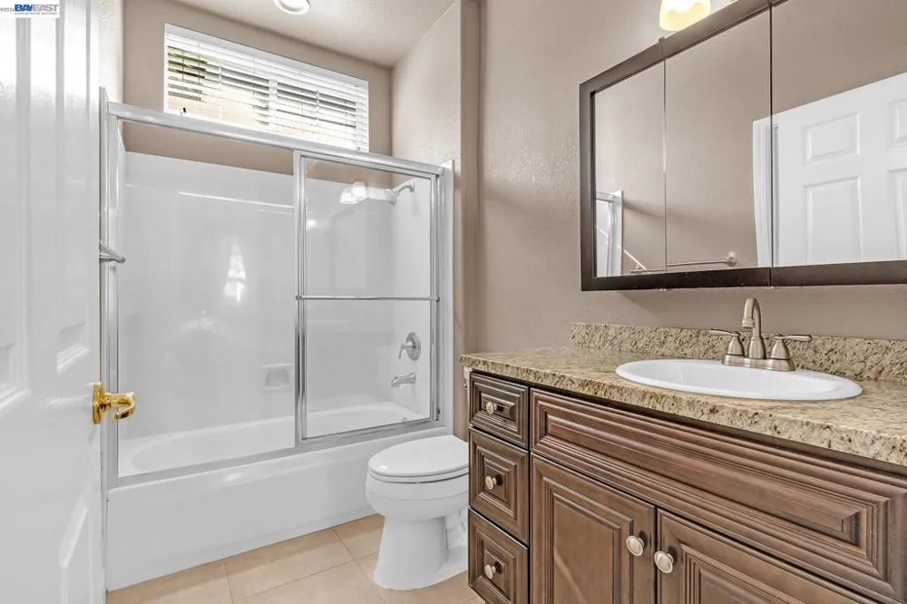 5040 Green Grove Ln Roseville, CA 95747