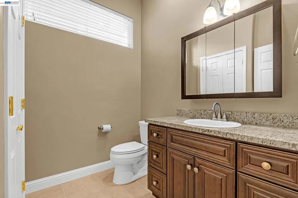 5040 Green Grove Ln Roseville, CA 95747