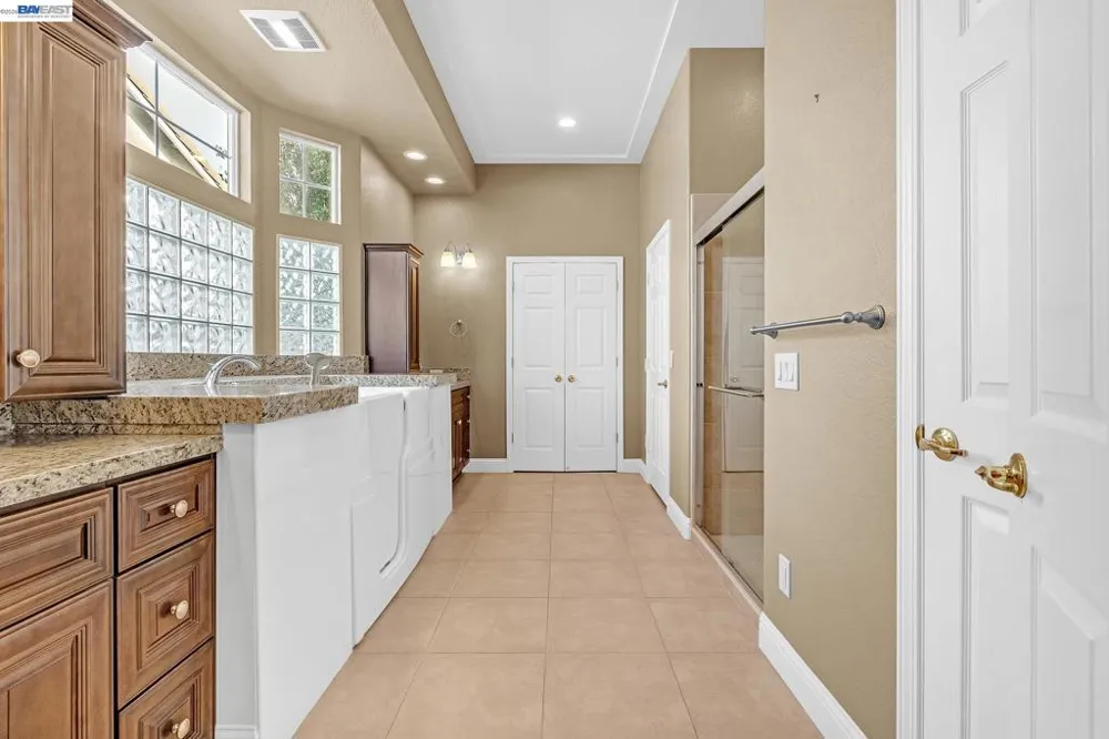 5040 Green Grove Ln Roseville, CA 95747