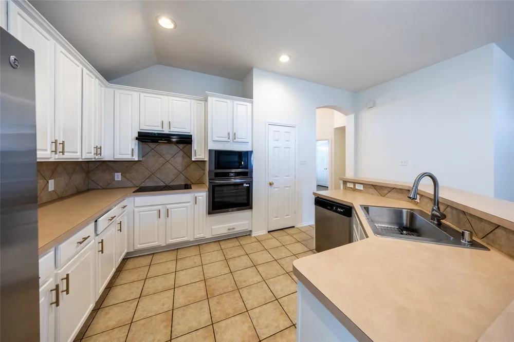 5708 Bedford Lane The Colony, TX 75056