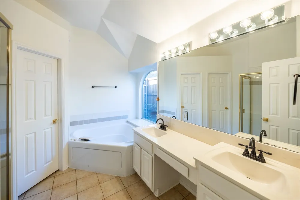 5708 Bedford Lane The Colony, TX 75056
