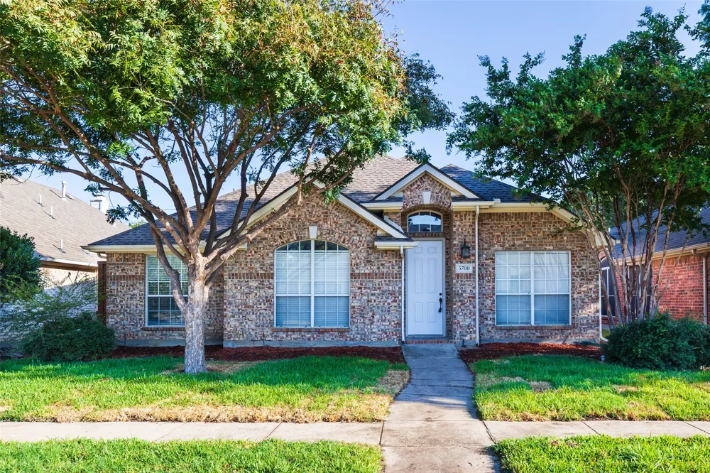 5708 Bedford Lane The Colony, TX 75056